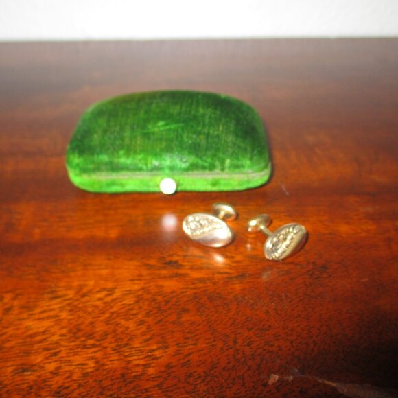 Gold Filled Men's Vintage Cuff Links With Box - Picture 2 of 2